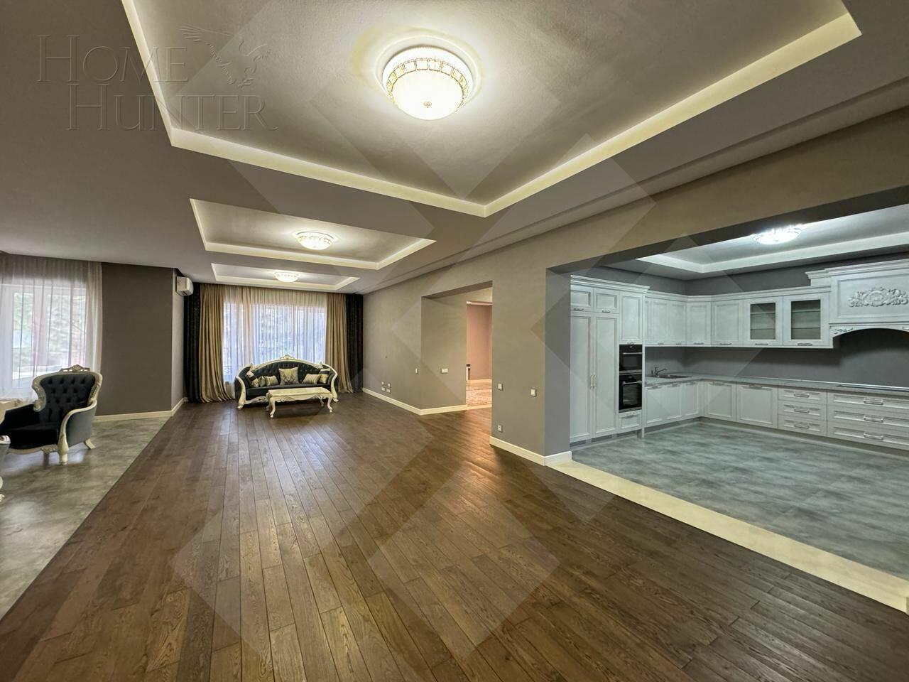 3-этажный таунхаус 360 м² с отделкой