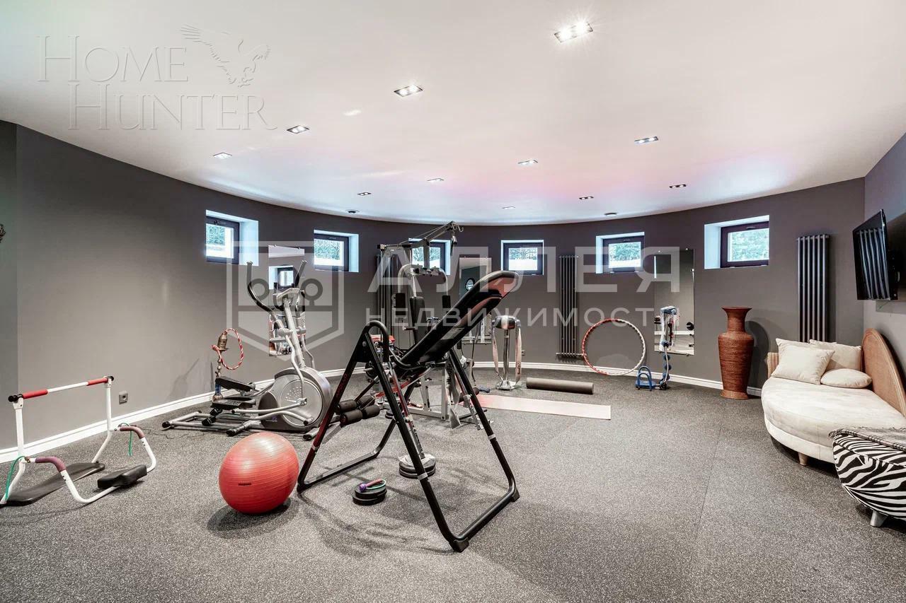 3-этажный коттедж 1 300 м² с отделкой