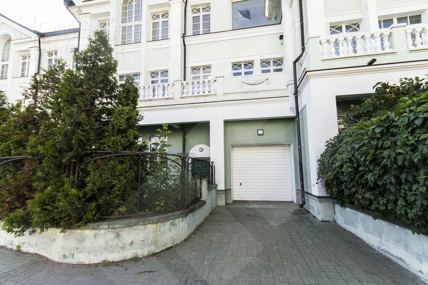 4-УРОВНЕВЫЙ ТАУНХАУС С ОТДЕЛКОЙ 450 М² НА 1 ЭТАЖЕ