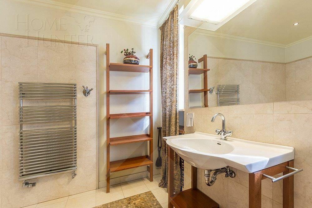 3-УРОВНЕВЫЙ ОСОБНЯК С ОТДЕЛКОЙ 1 040 М² НА 1 ЭТАЖЕ