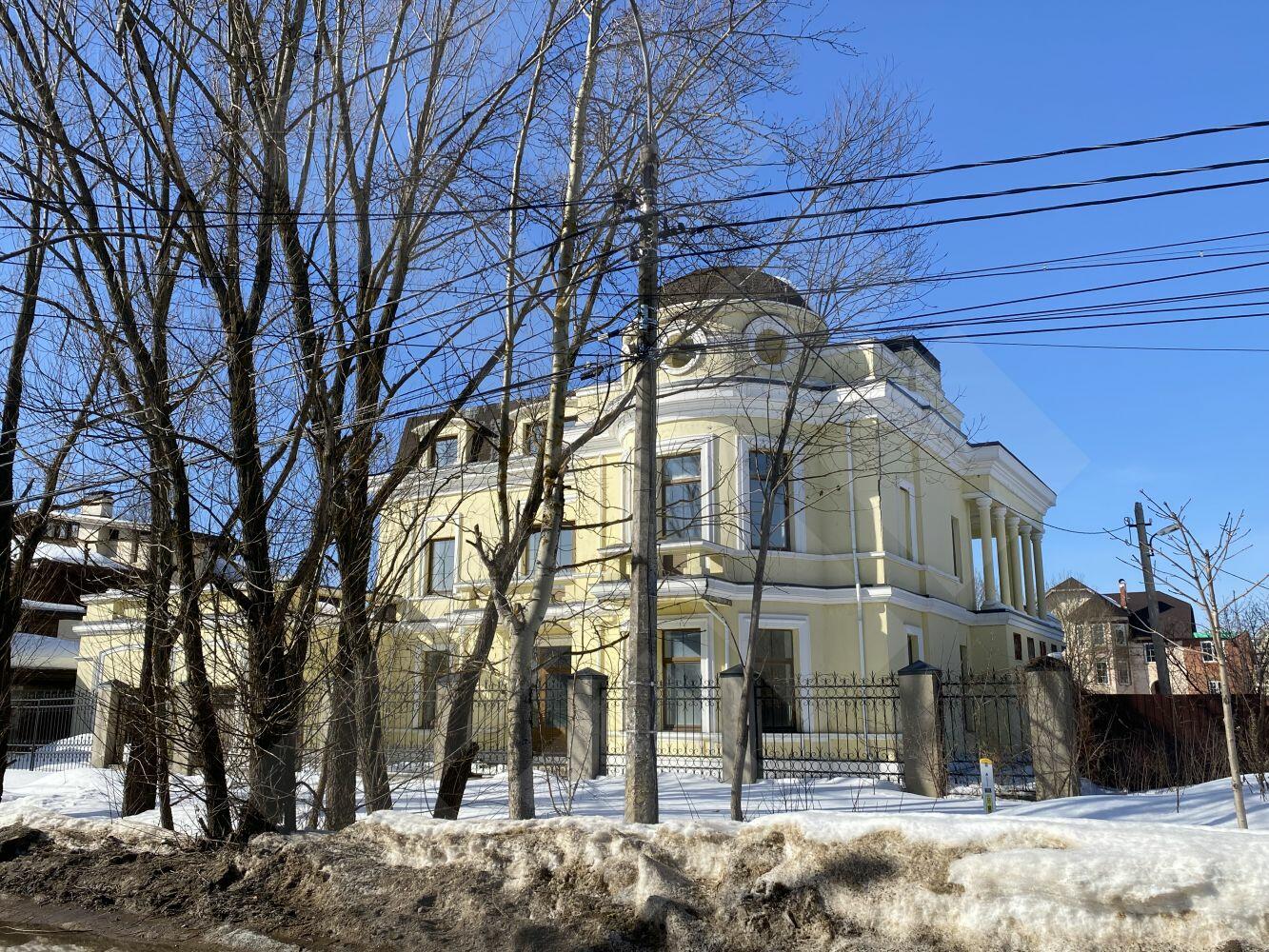 3-этажный коттедж 640 м² без отделки