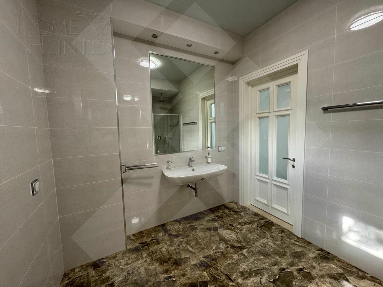 3-этажный таунхаус 360 м² с отделкой