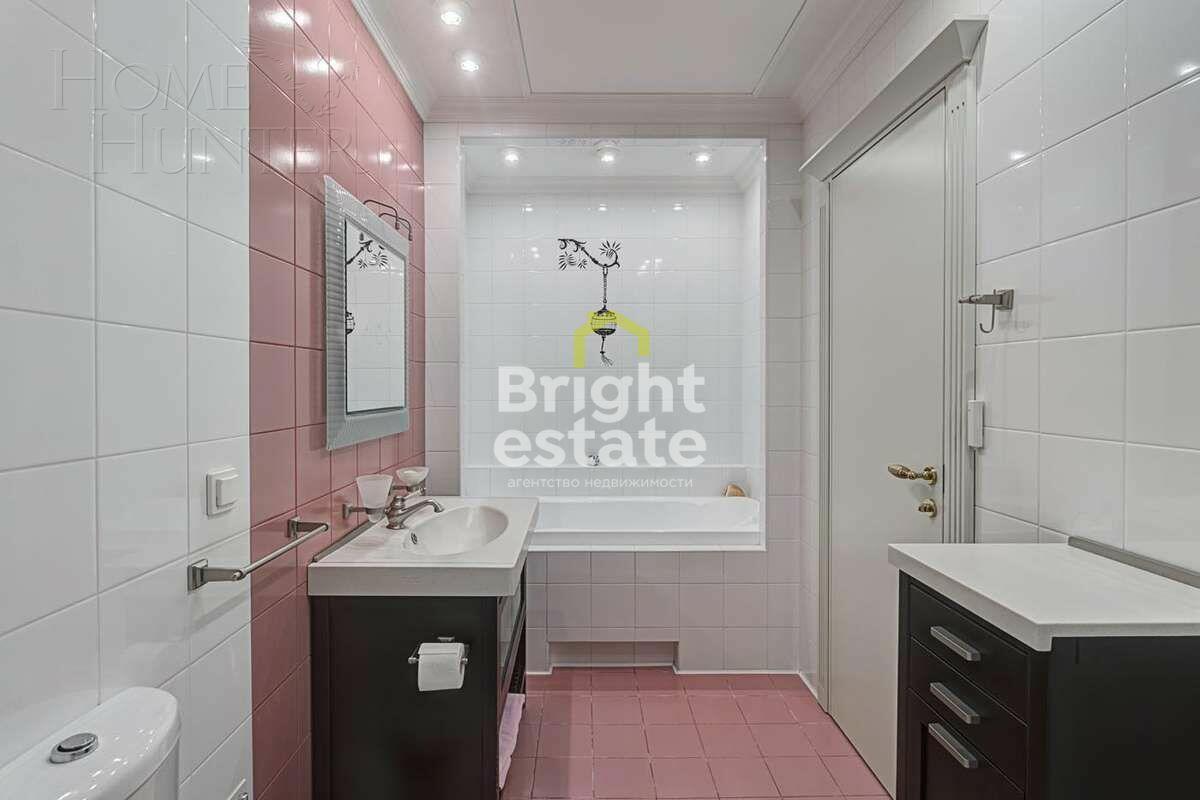 2-этажный коттедж 782.7 м² с отделкой