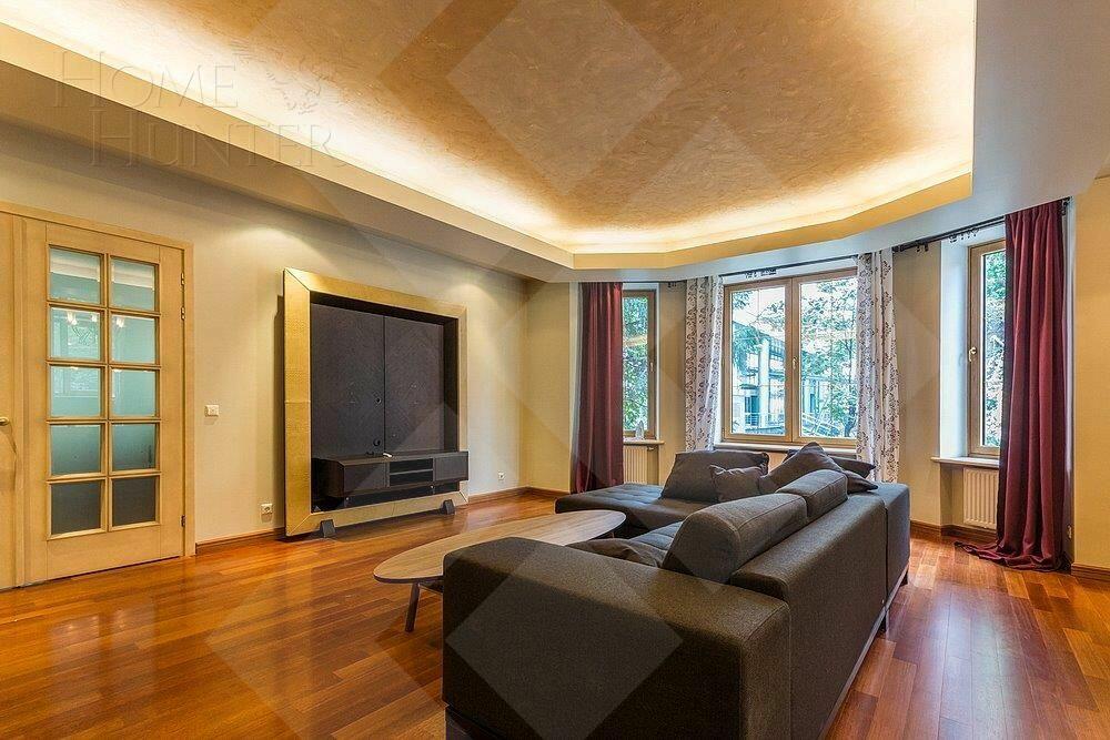 3-УРОВНЕВЫЙ ОСОБНЯК С ОТДЕЛКОЙ 1 040 М² НА 1 ЭТАЖЕ