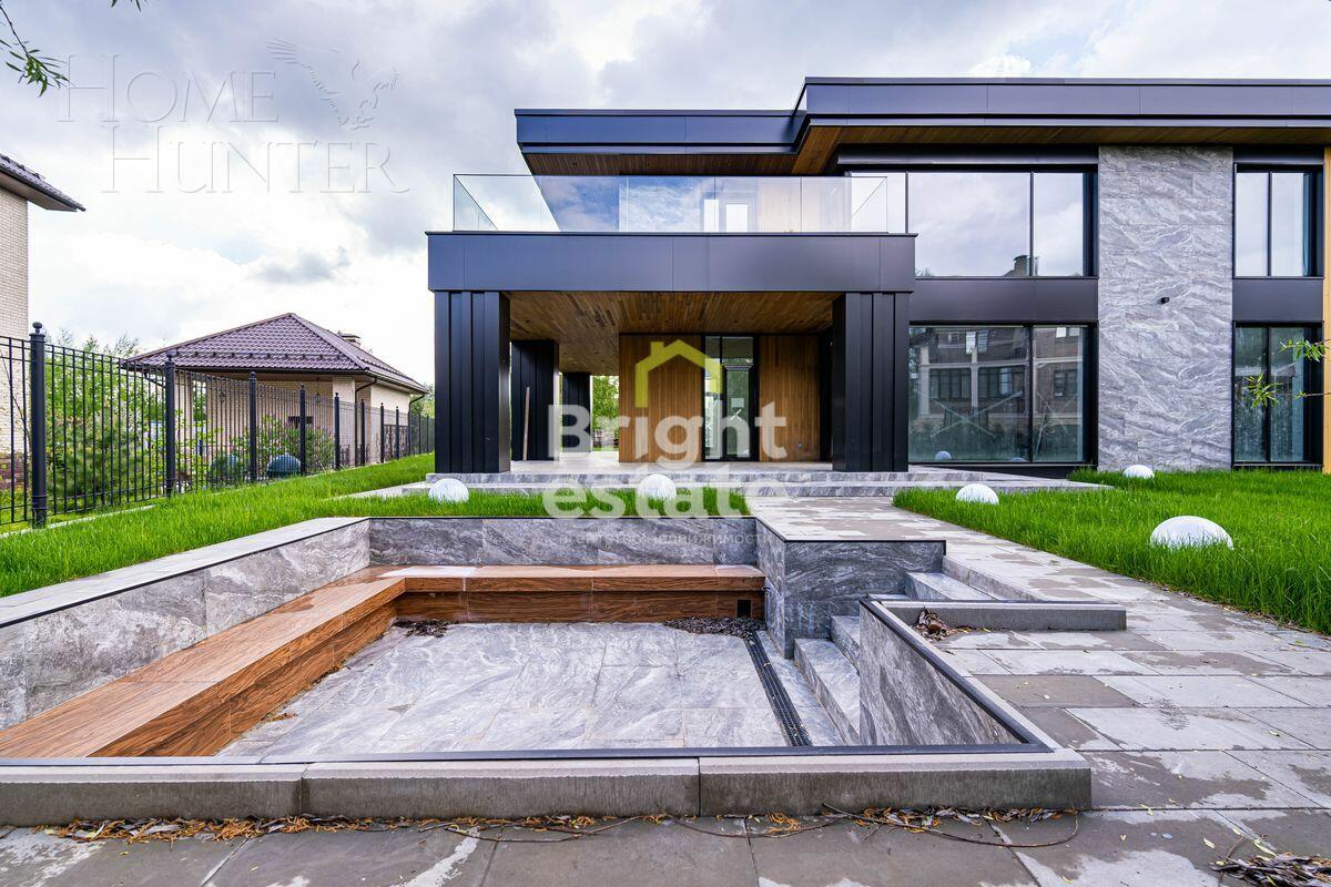 2-этажный коттедж 853.2 м² без отделки