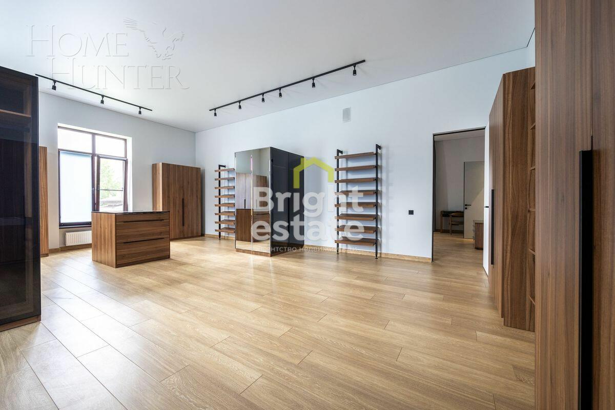 2-этажный коттедж 1 300 м² без отделки