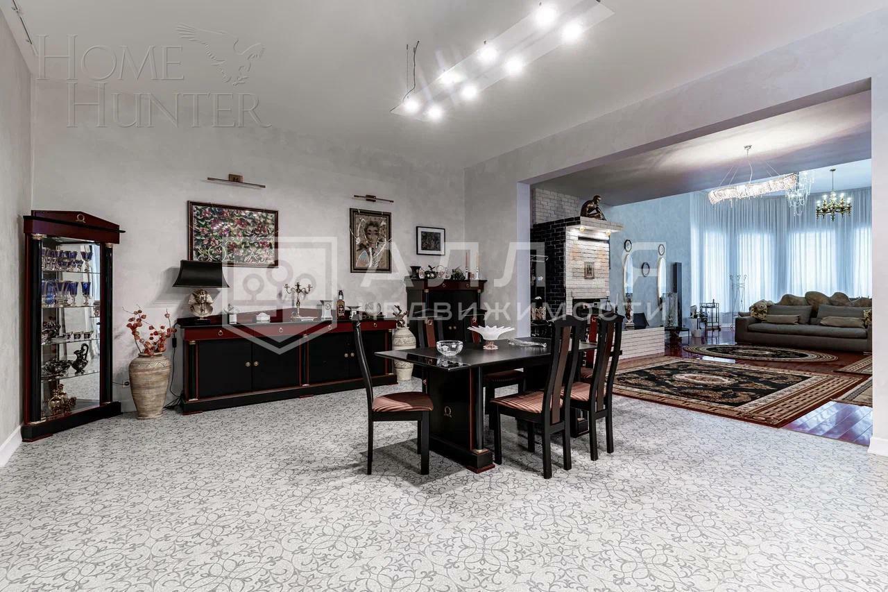 3-этажный коттедж 1 300 м² с отделкой