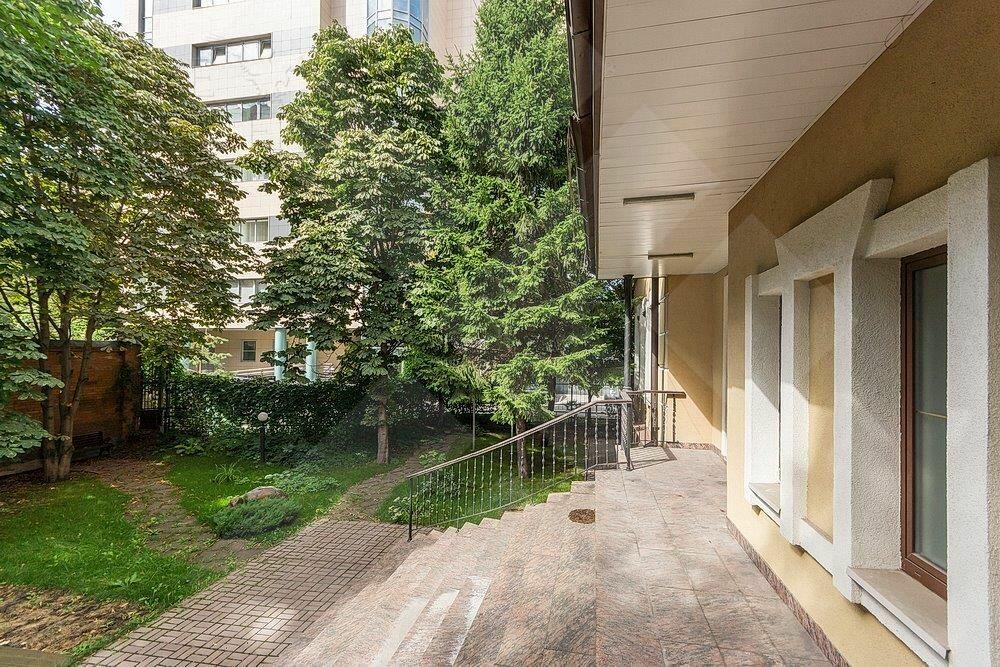 3-УРОВНЕВЫЙ ОСОБНЯК С ОТДЕЛКОЙ 1 040 М² НА 1 ЭТАЖЕ