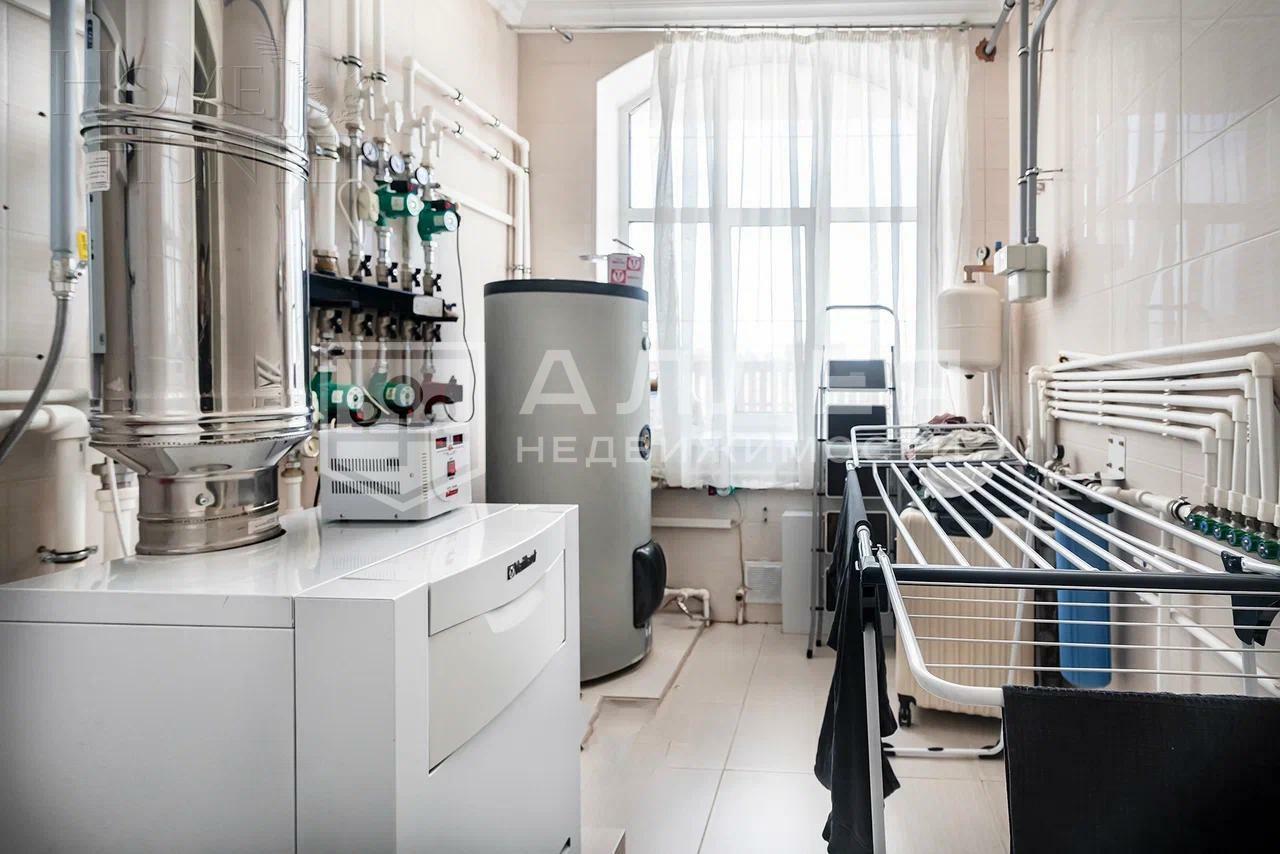 3-этажный коттедж 300 м² с отделкой