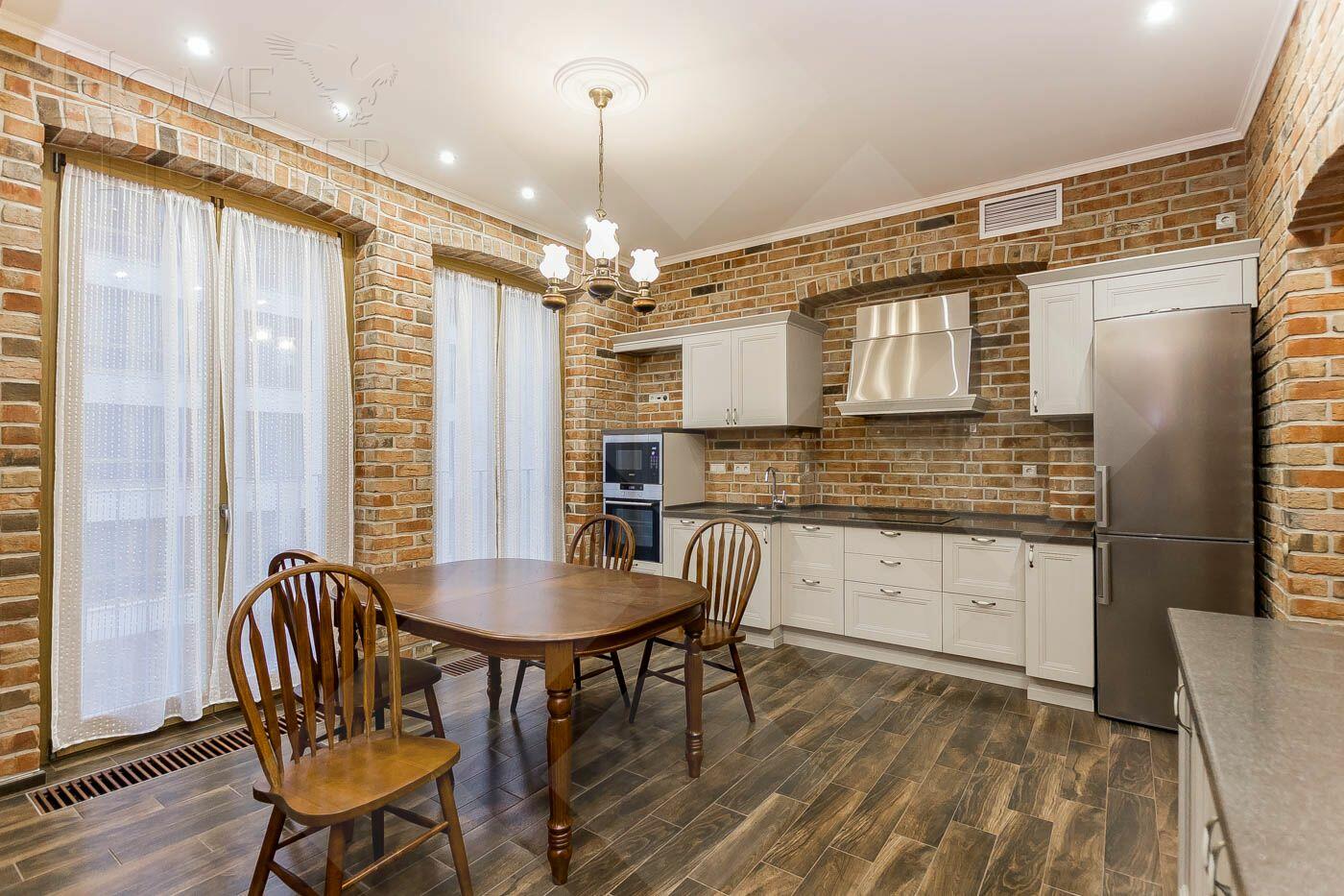 2-КОМН. КВАРТИРА С ОТДЕЛКОЙ 95 М² НА 4 ЭТАЖЕ