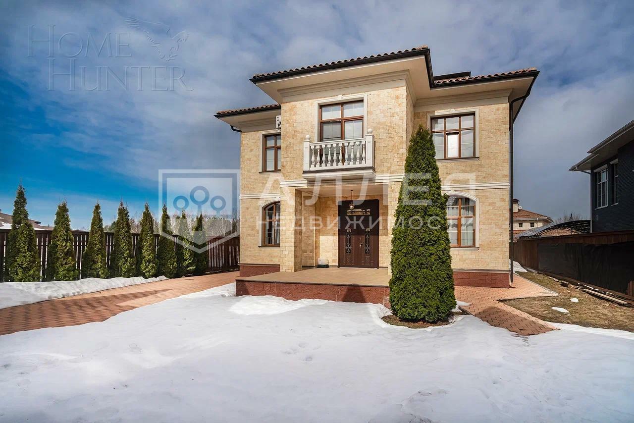 3-этажный коттедж 300 м² с отделкой