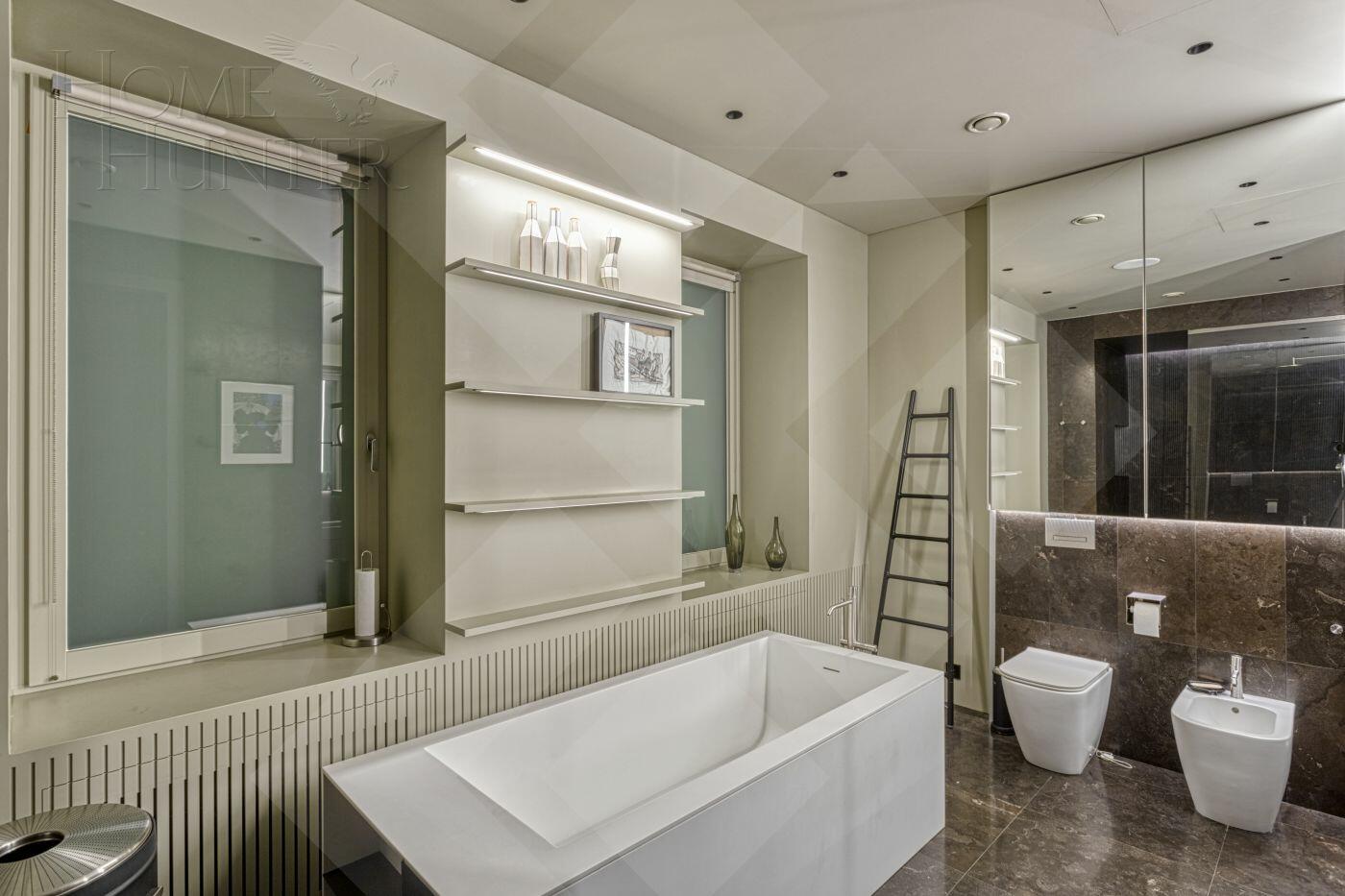 4-КОМН. КВАРТИРА С ОТДЕЛКОЙ 237 М² НА 5 ЭТАЖЕ