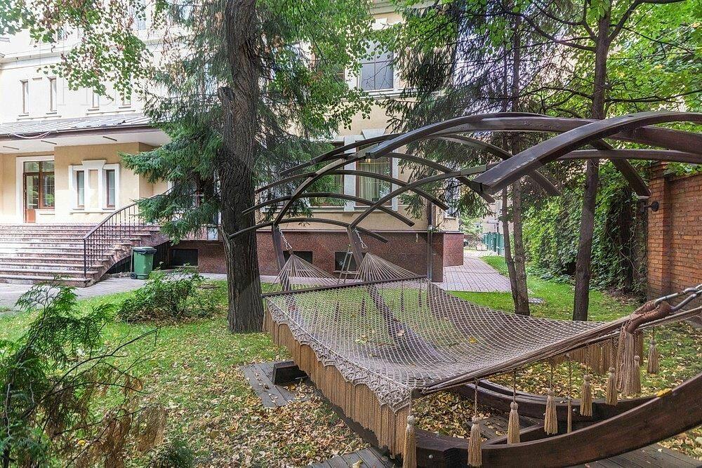 3-УРОВНЕВЫЙ ОСОБНЯК С ОТДЕЛКОЙ 1 040 М² НА 1 ЭТАЖЕ