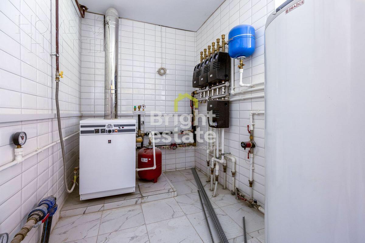 3-этажный таунхаус 316 м² с отделкой