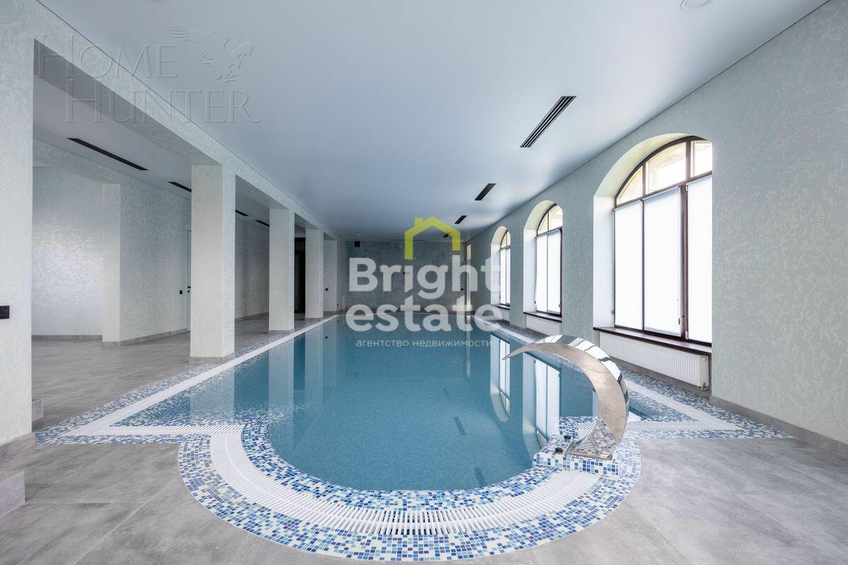 2-этажный коттедж 1 300 м² без отделки