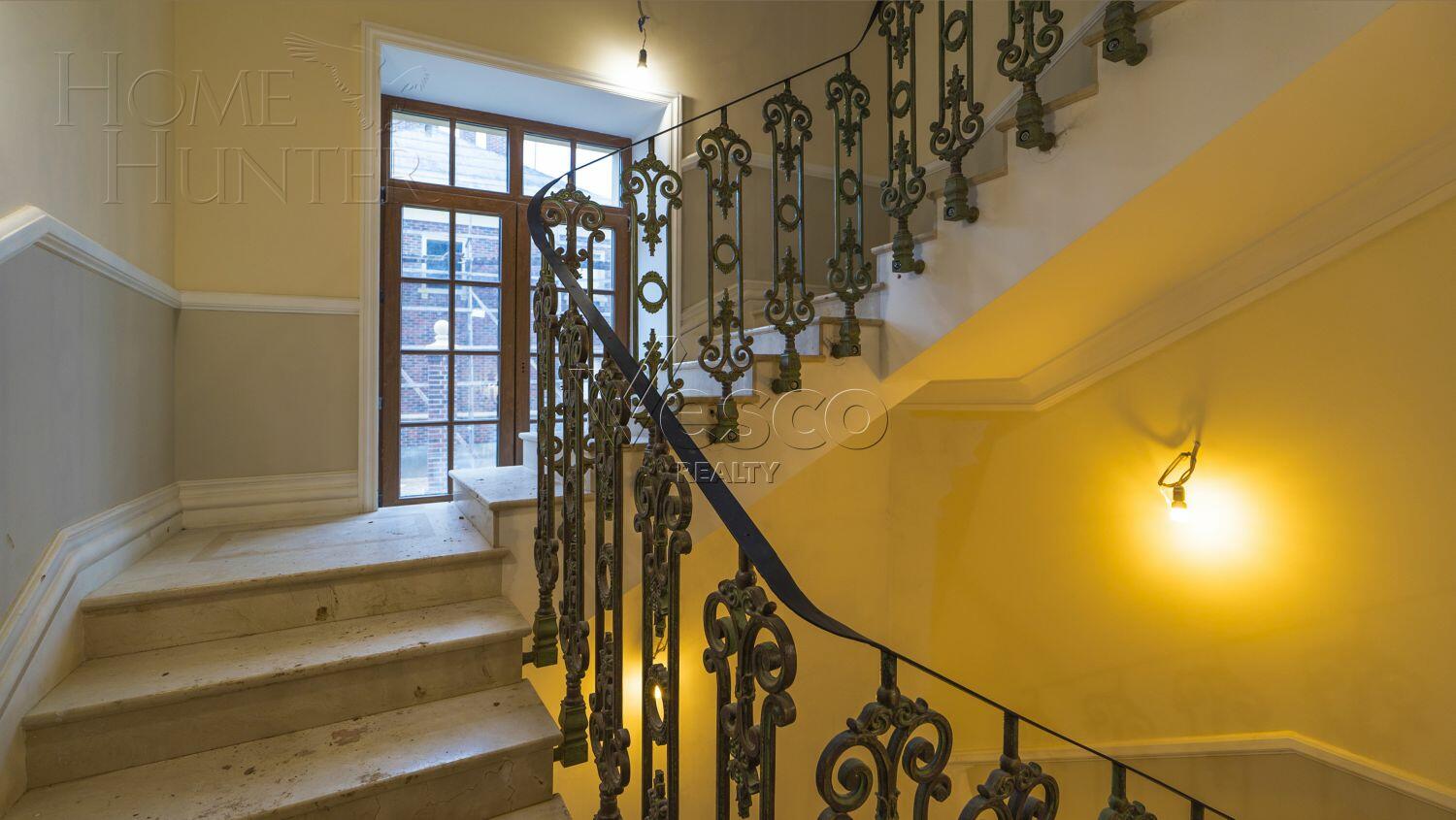 2-этажный коттедж 900 м² с отделкой