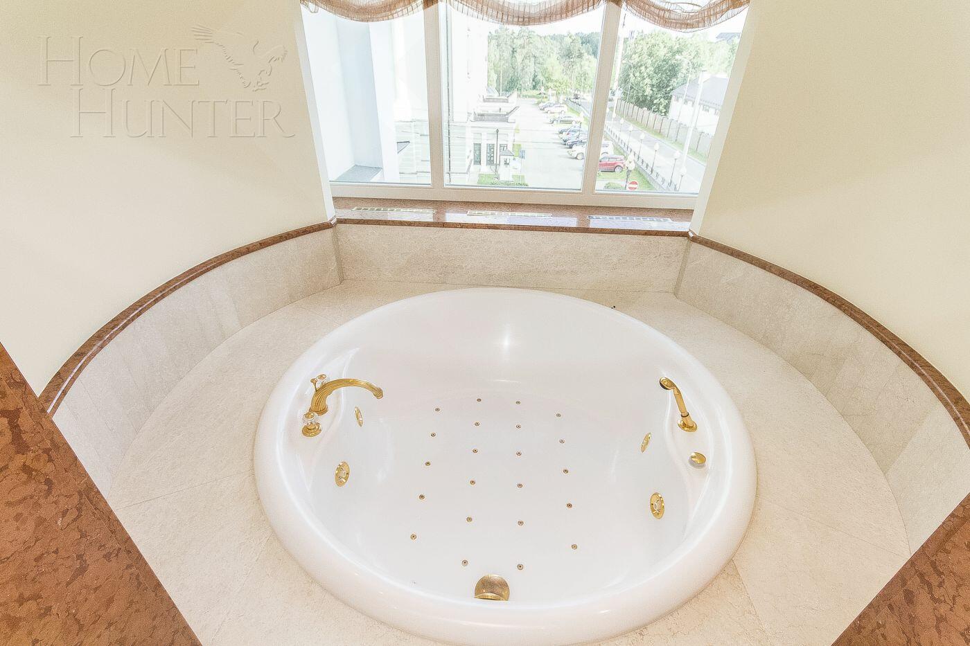 4-УРОВНЕВЫЙ ТАУНХАУС С ОТДЕЛКОЙ 450 М² НА 1 ЭТАЖЕ