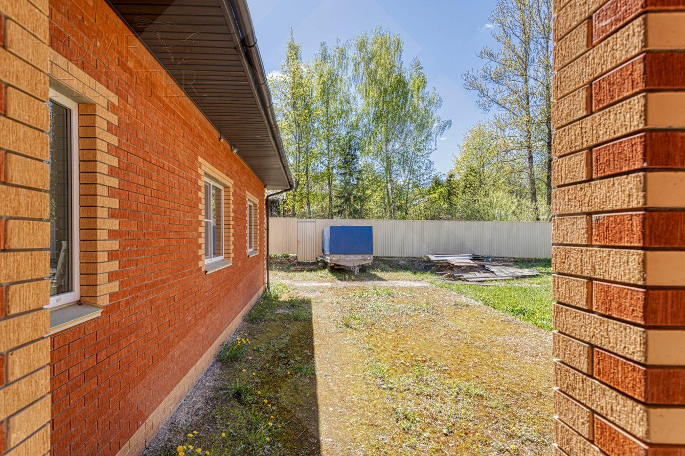 1-этажный коттедж 300 м² без отделки