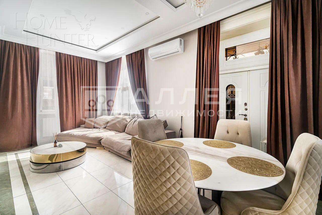 3-этажный коттедж 300 м² с отделкой