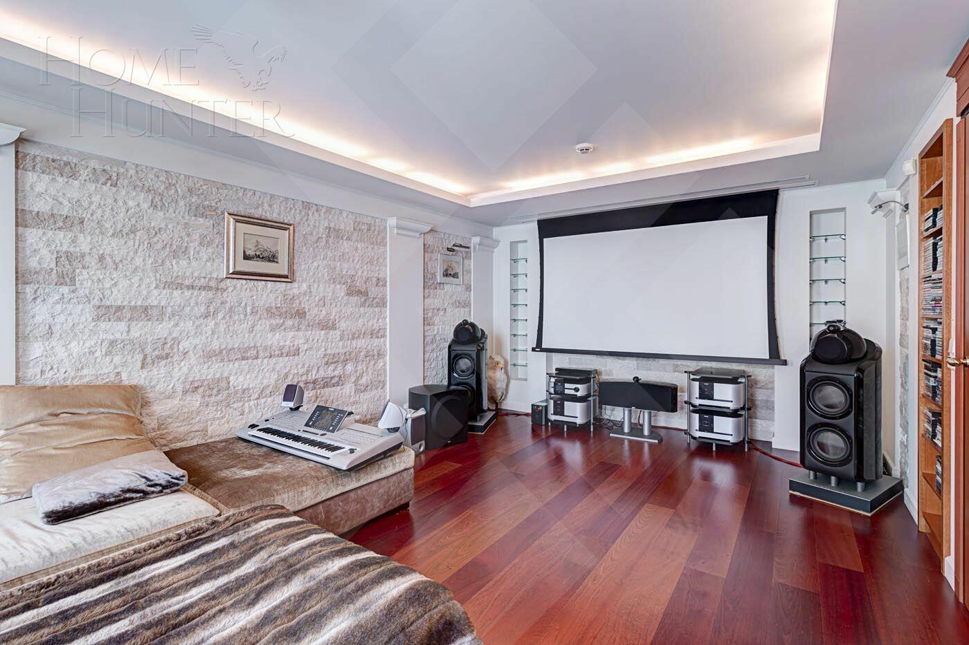 2-этажный коттедж 782.7 м² с отделкой