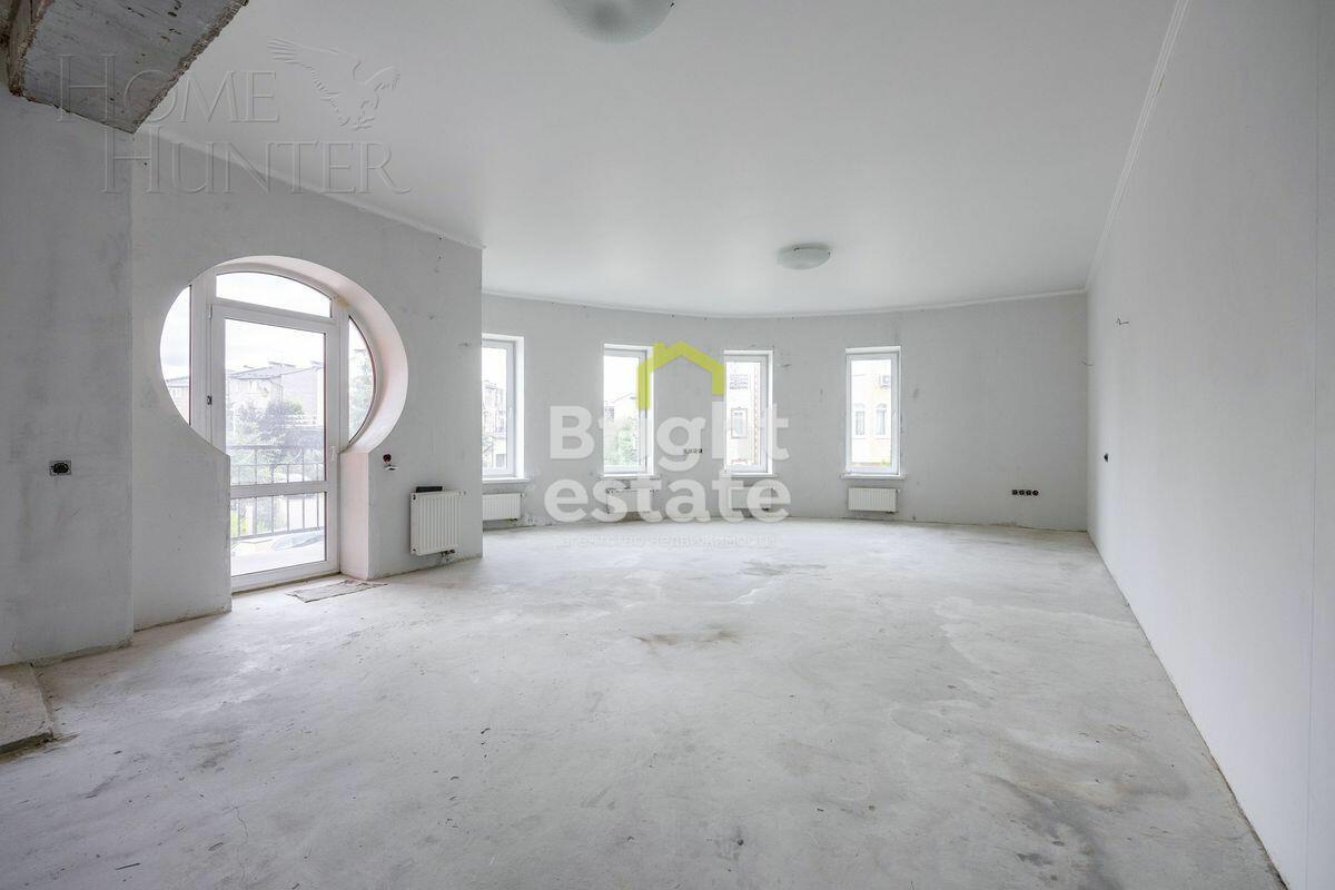 3-этажный таунхаус 316 м² с отделкой