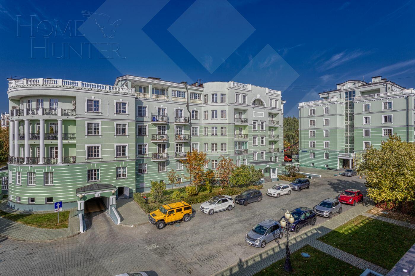 4-УРОВНЕВЫЙ ТАУНХАУС С ОТДЕЛКОЙ 450 М² НА 1 ЭТАЖЕ