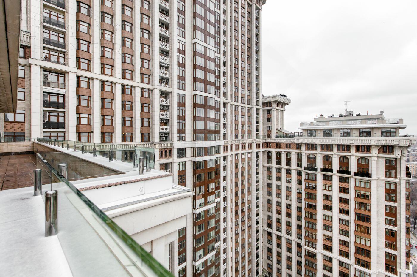 3-КОМН. ПЕНТХАУС С ОТДЕЛКОЙ 262 М² НА 22 ЭТАЖЕ