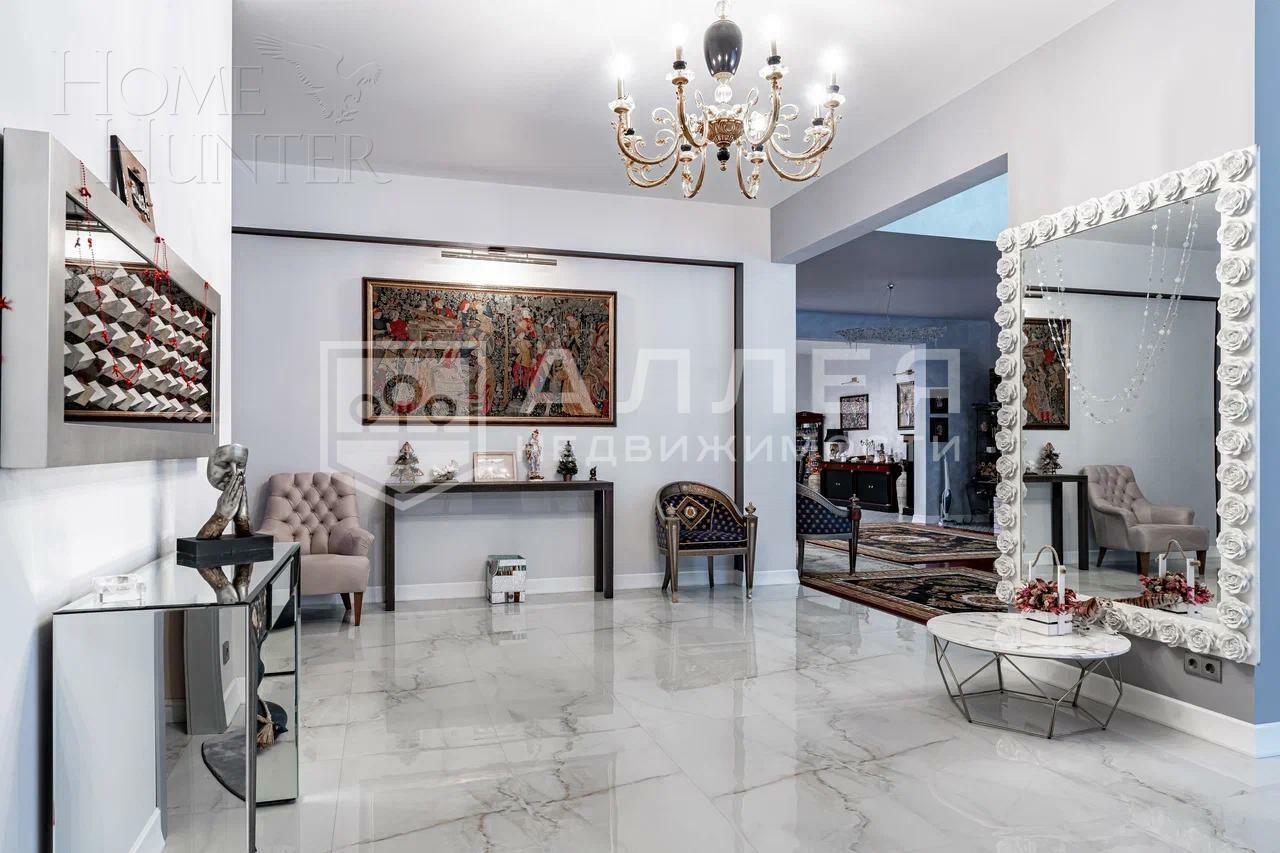 3-этажный коттедж 1 300 м² с отделкой