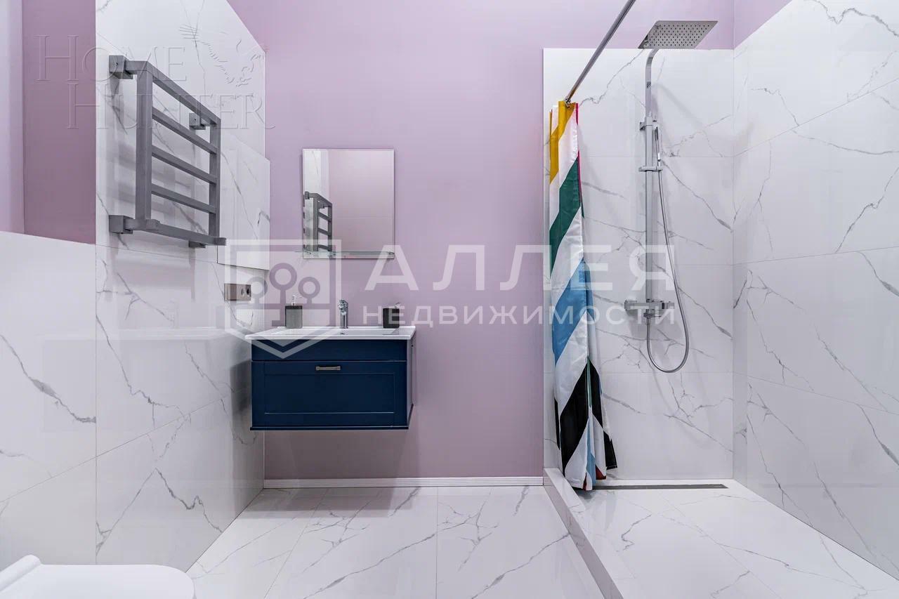 3-этажный коттедж 1 300 м² с отделкой