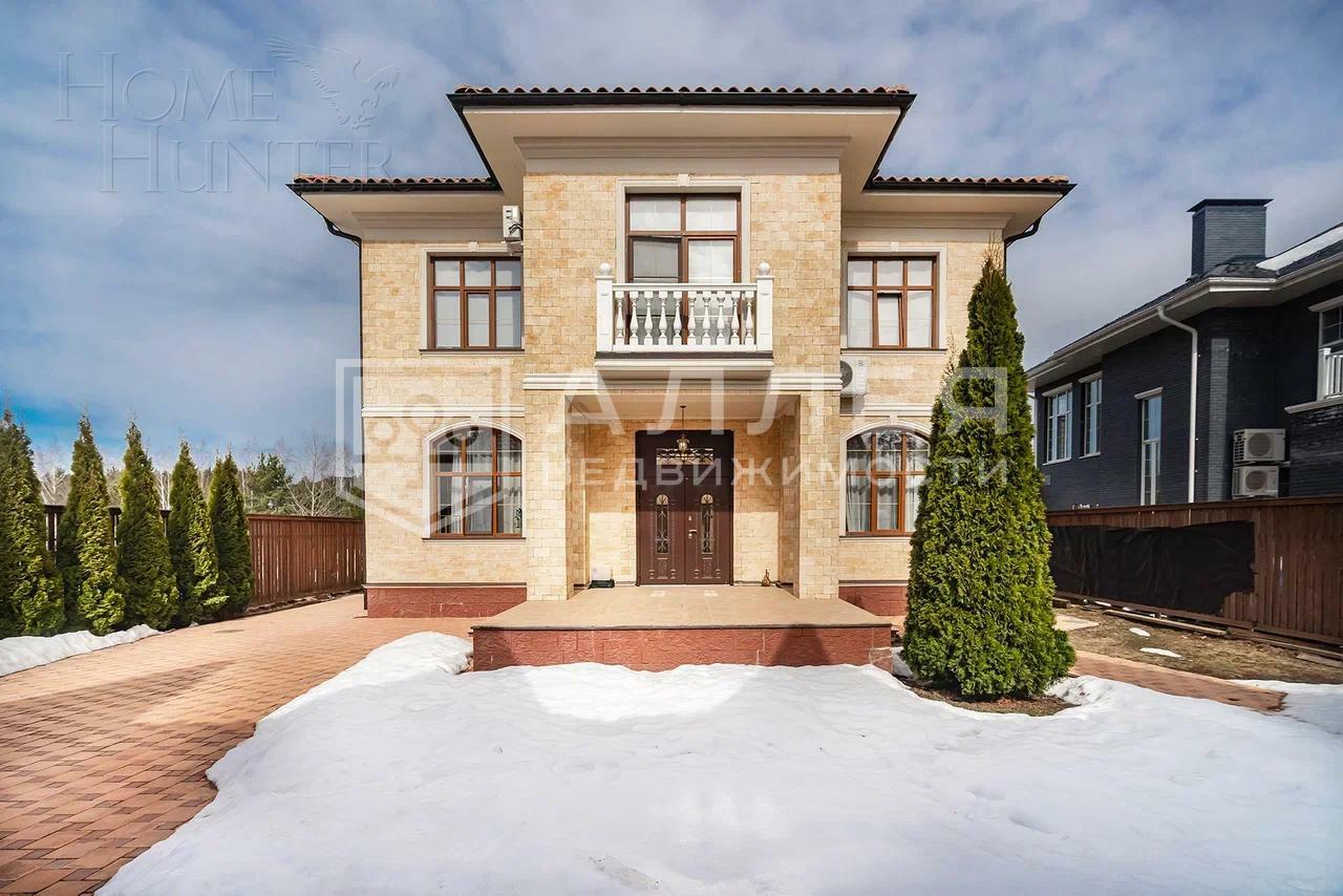 3-этажный коттедж 300 м² с отделкой