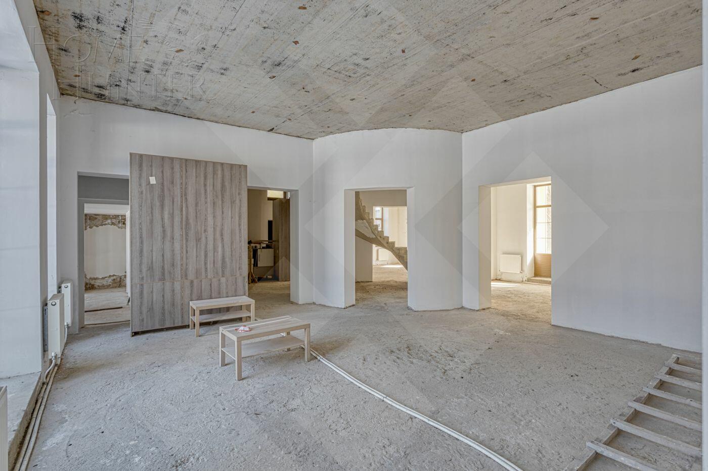 3-этажный коттедж 640 м² без отделки