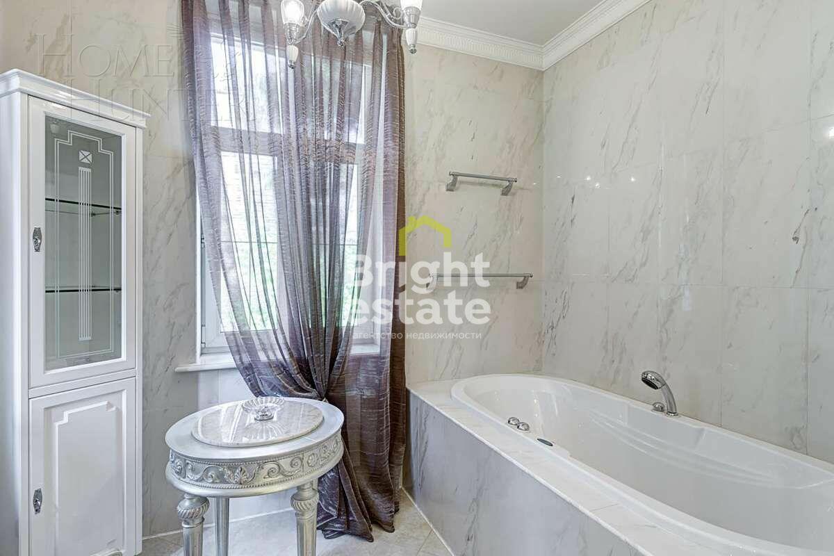 2-этажный коттедж 782.7 м² с отделкой