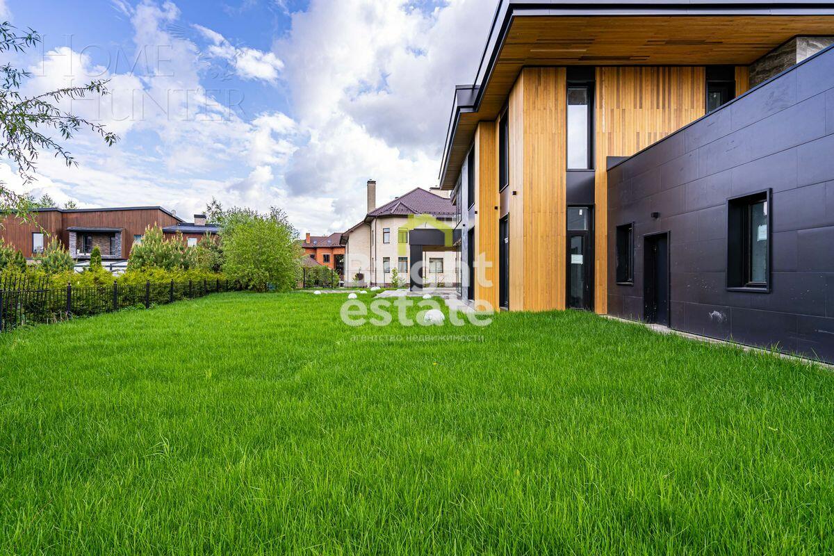 2-этажный коттедж 853.2 м² без отделки