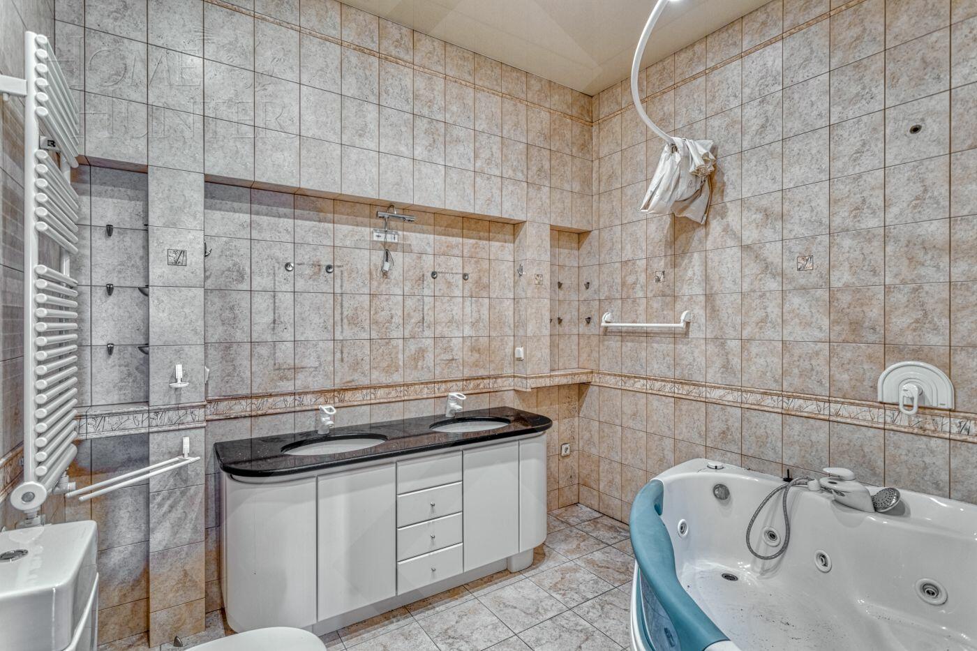 5-КОМН. КВАРТИРА С ОТДЕЛКОЙ 196.1 М² НА 10 ЭТАЖЕ