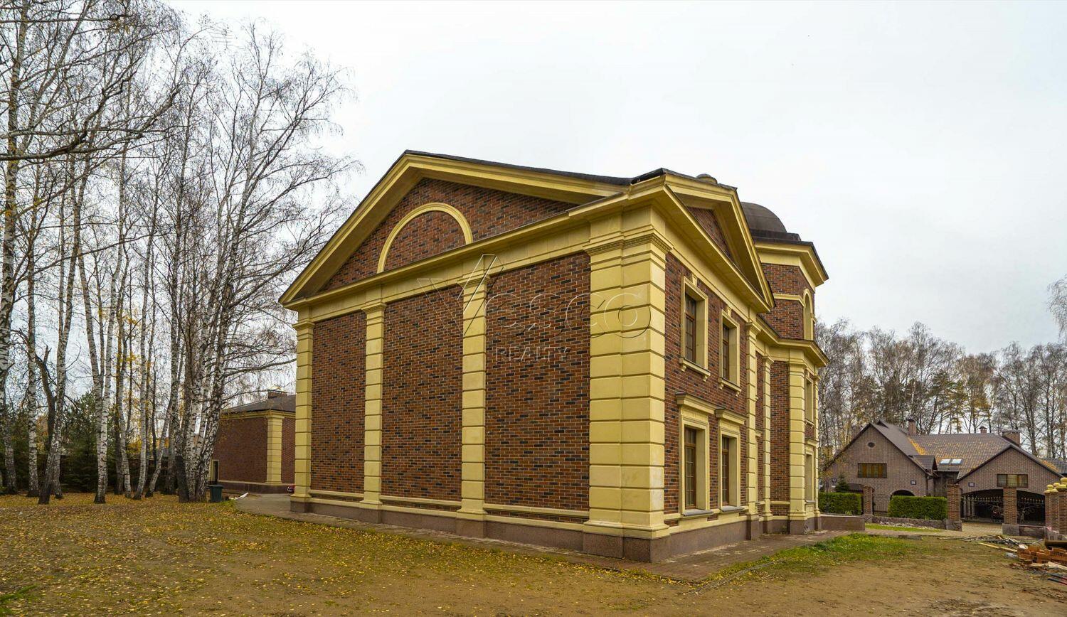 2-этажный коттедж 900 м² с отделкой