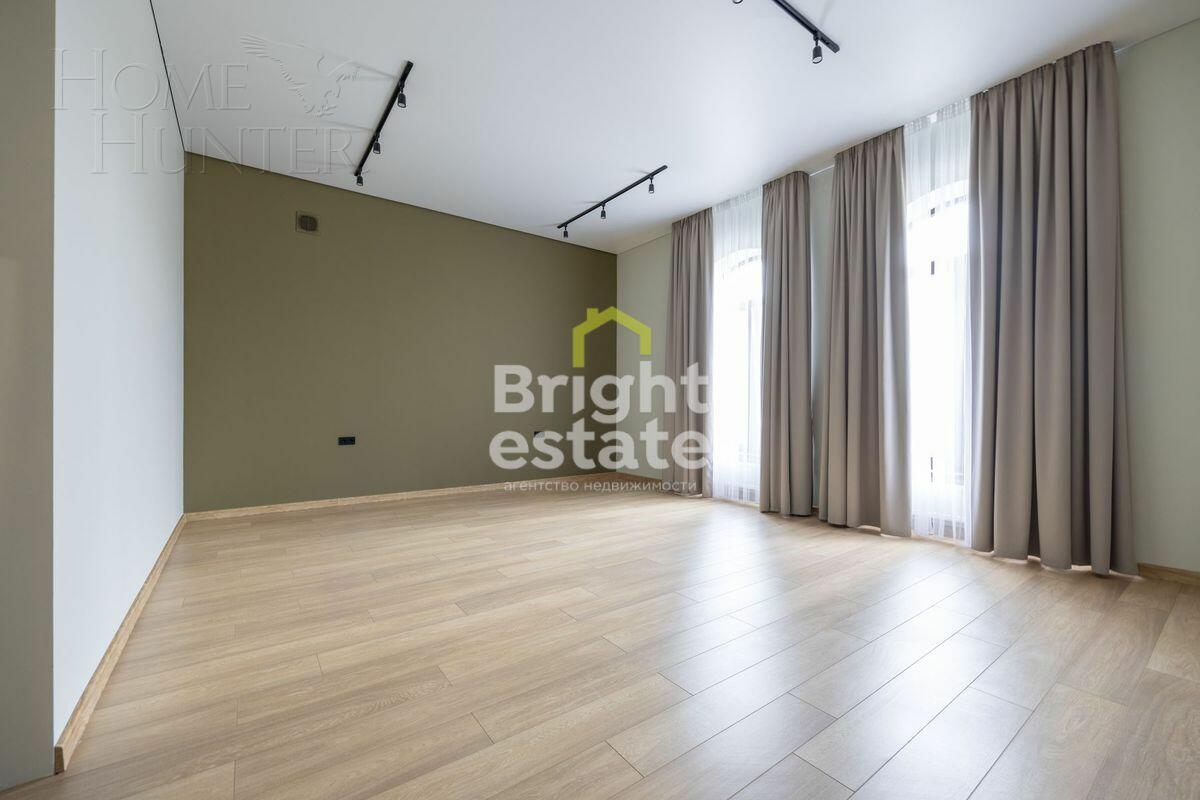 2-этажный коттедж 1 300 м² без отделки