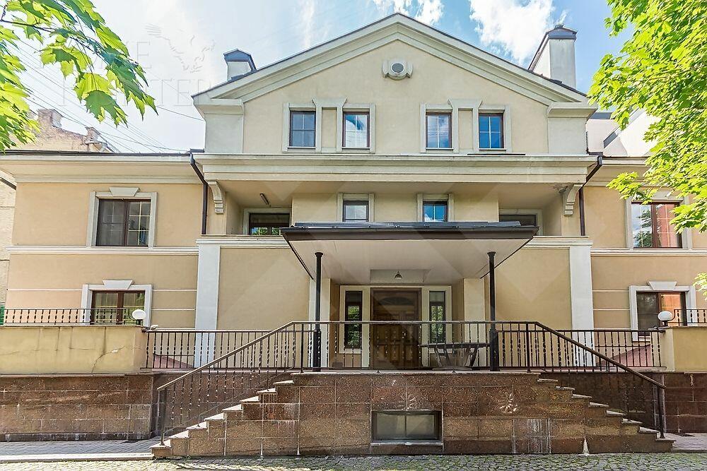 3-УРОВНЕВЫЙ ОСОБНЯК С ОТДЕЛКОЙ 1 040 М² НА 1 ЭТАЖЕ