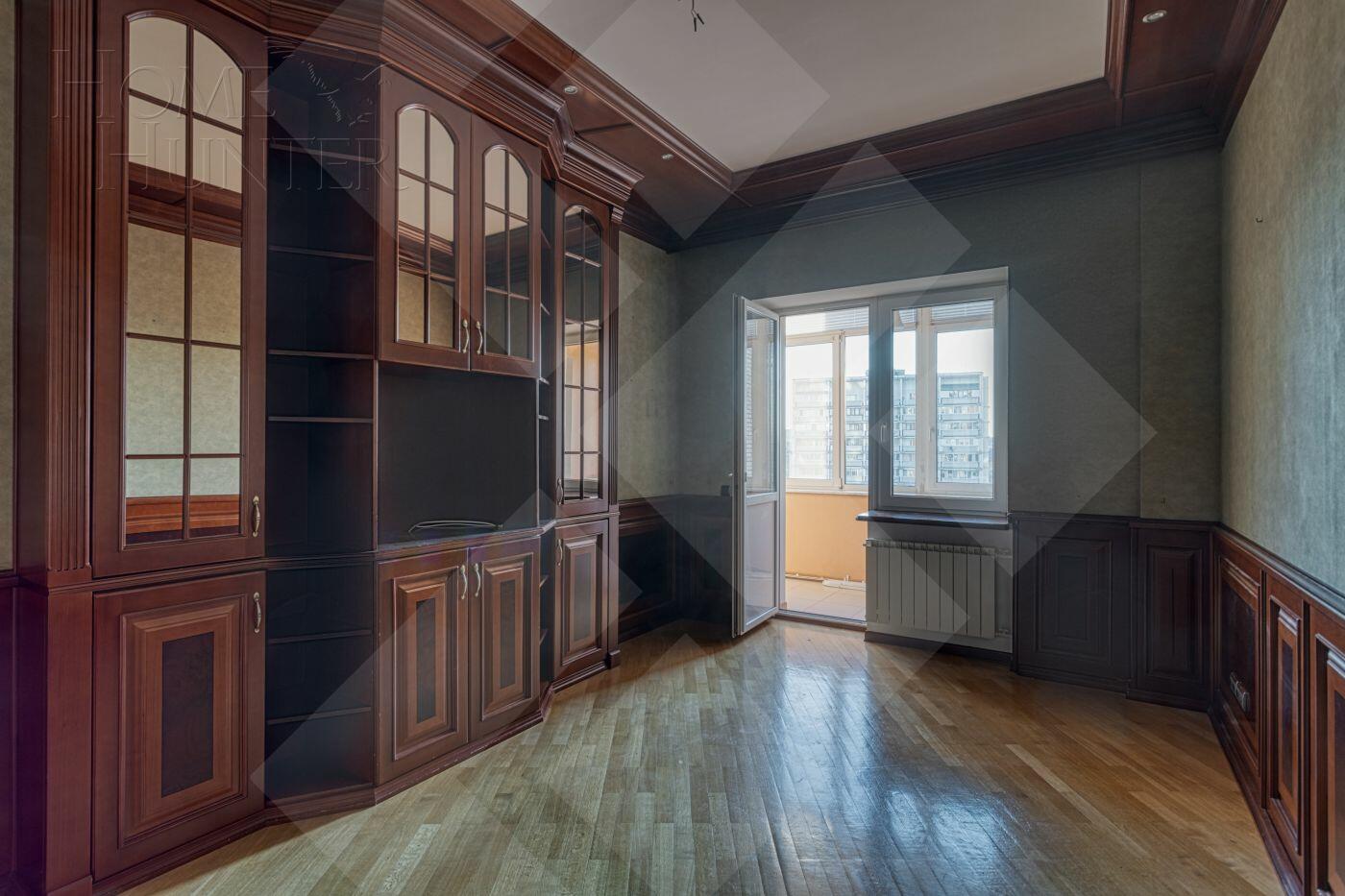 5-КОМН. КВАРТИРА С ОТДЕЛКОЙ 196.1 М² НА 10 ЭТАЖЕ