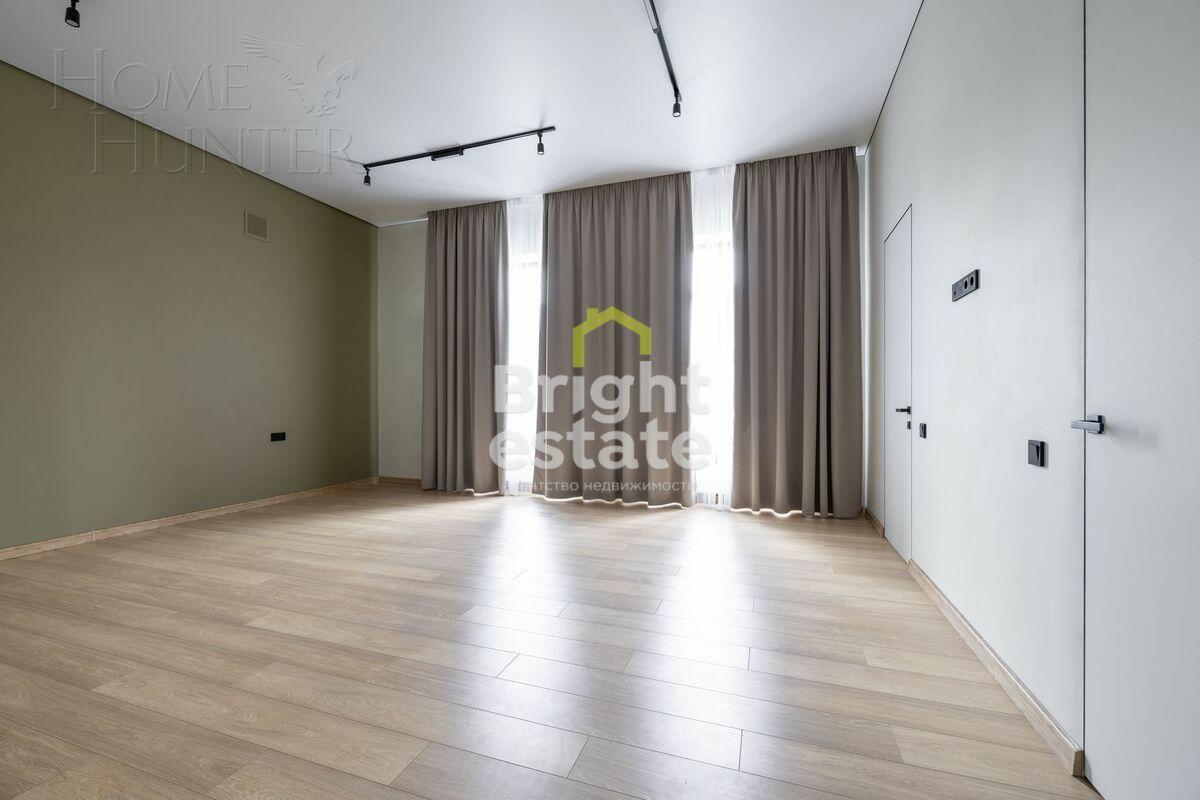 2-этажный коттедж 1 300 м² без отделки