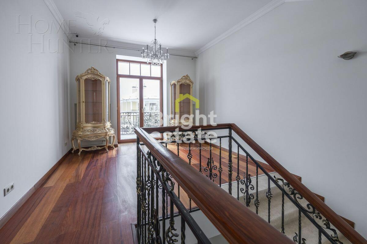 2-этажный коттедж 1 378 м² с отделкой