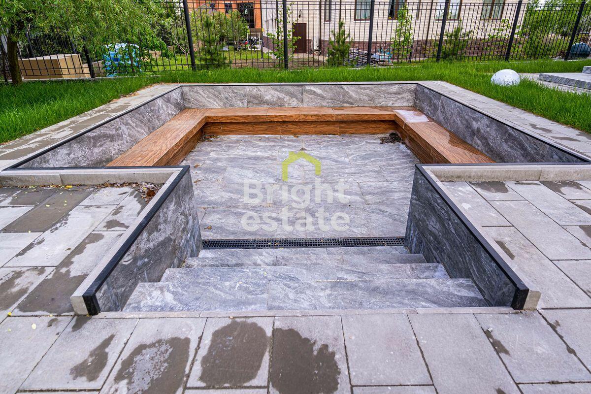 2-этажный коттедж 853.2 м² без отделки