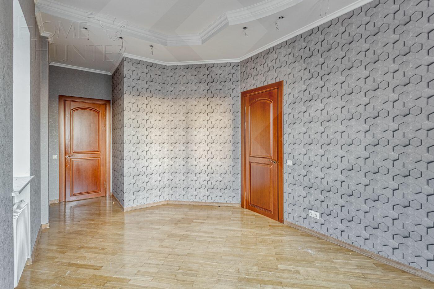 5-КОМН. КВАРТИРА С ОТДЕЛКОЙ 196.1 М² НА 10 ЭТАЖЕ