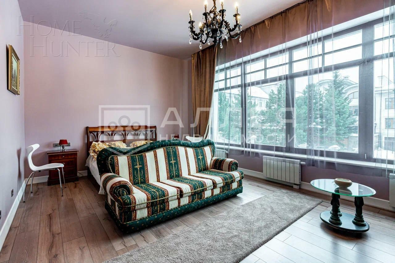 3-этажный коттедж 1 300 м² с отделкой