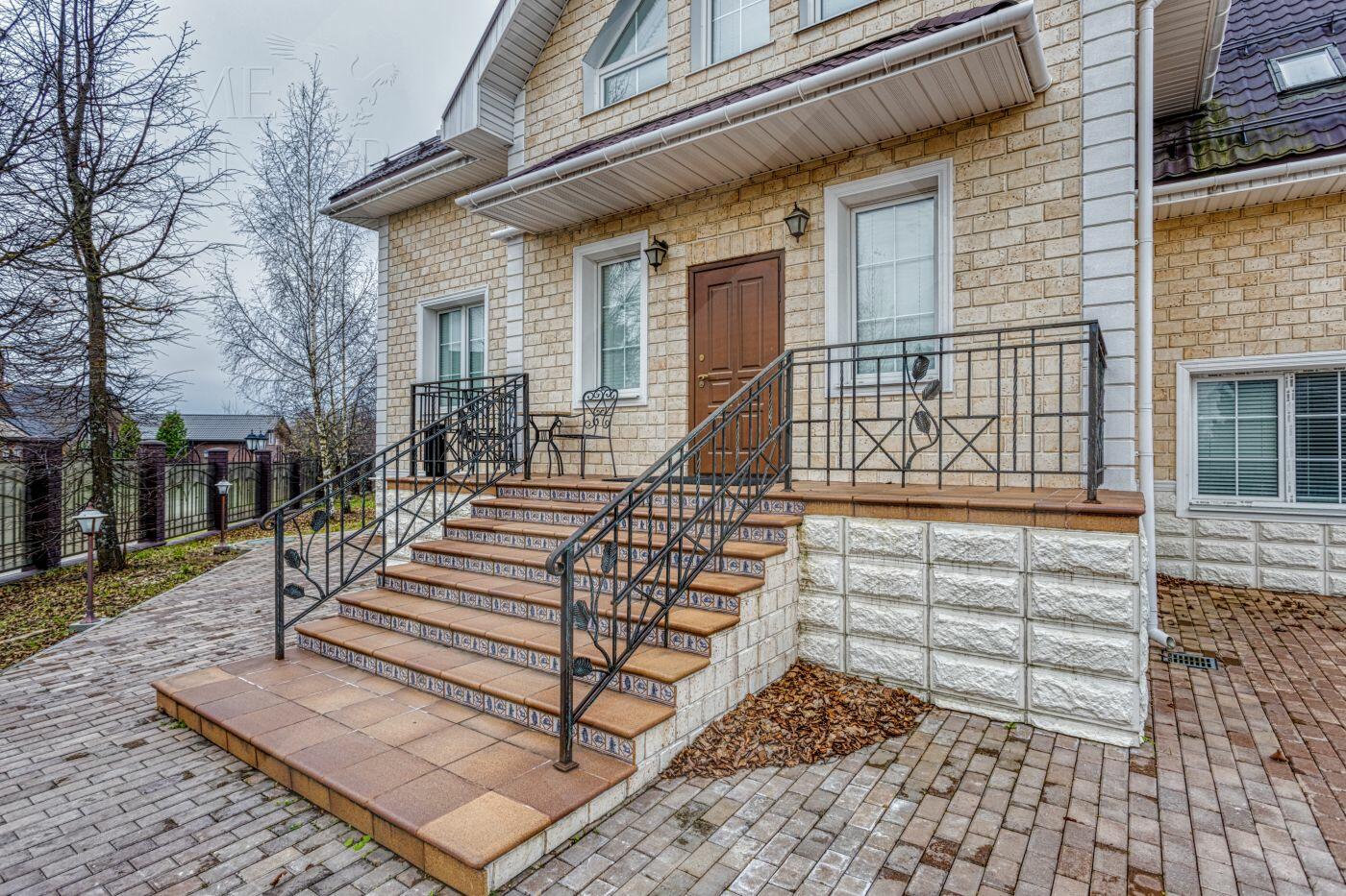 2-этажный коттедж 402 м² с отделкой