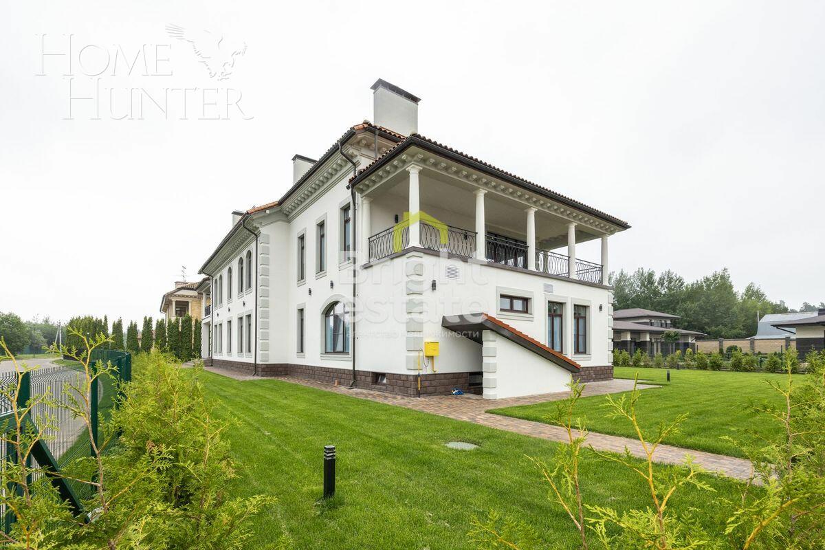 2-этажный коттедж 1 300 м² без отделки