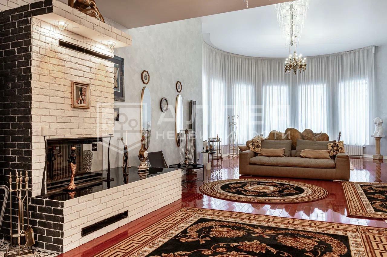 3-этажный коттедж 1 300 м² с отделкой