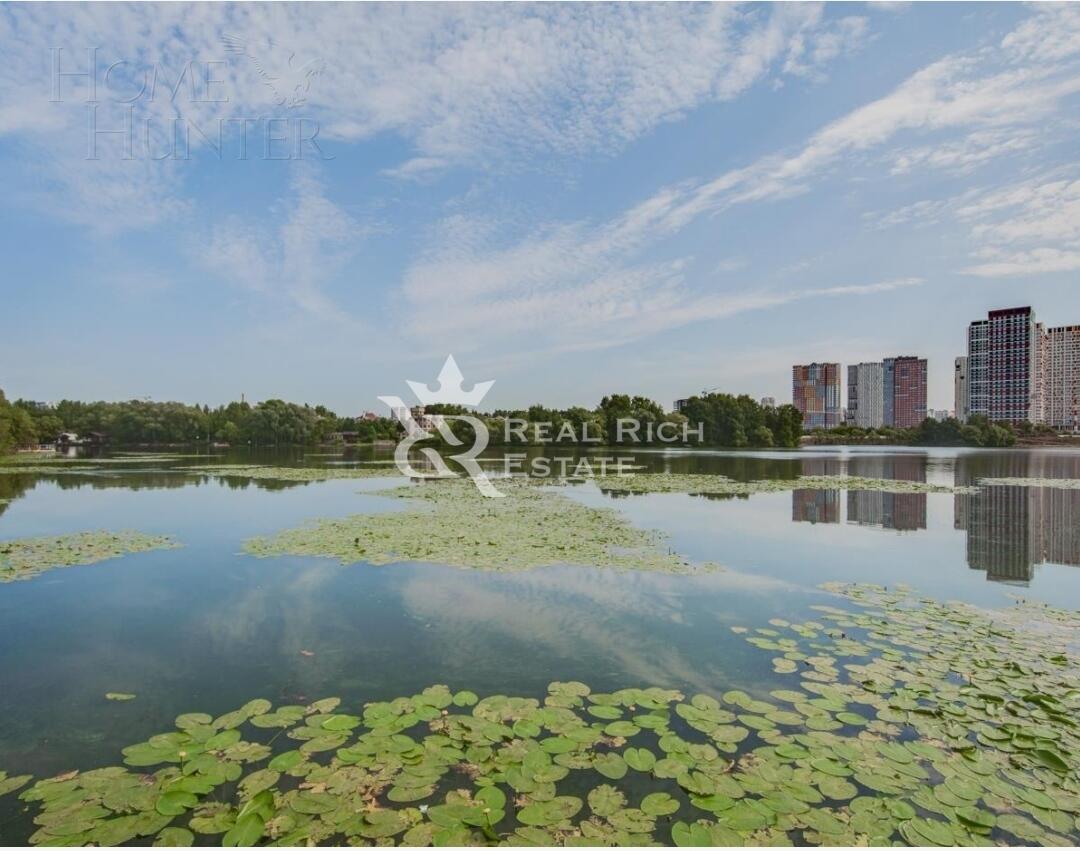 2-этажный коттедж 1 100 м² с отделкой