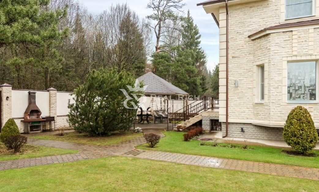 2-этажный коттедж 287 м² с отделкой