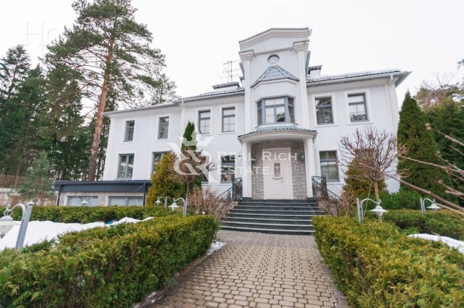 2-этажный коттедж 600 м² с отделкой