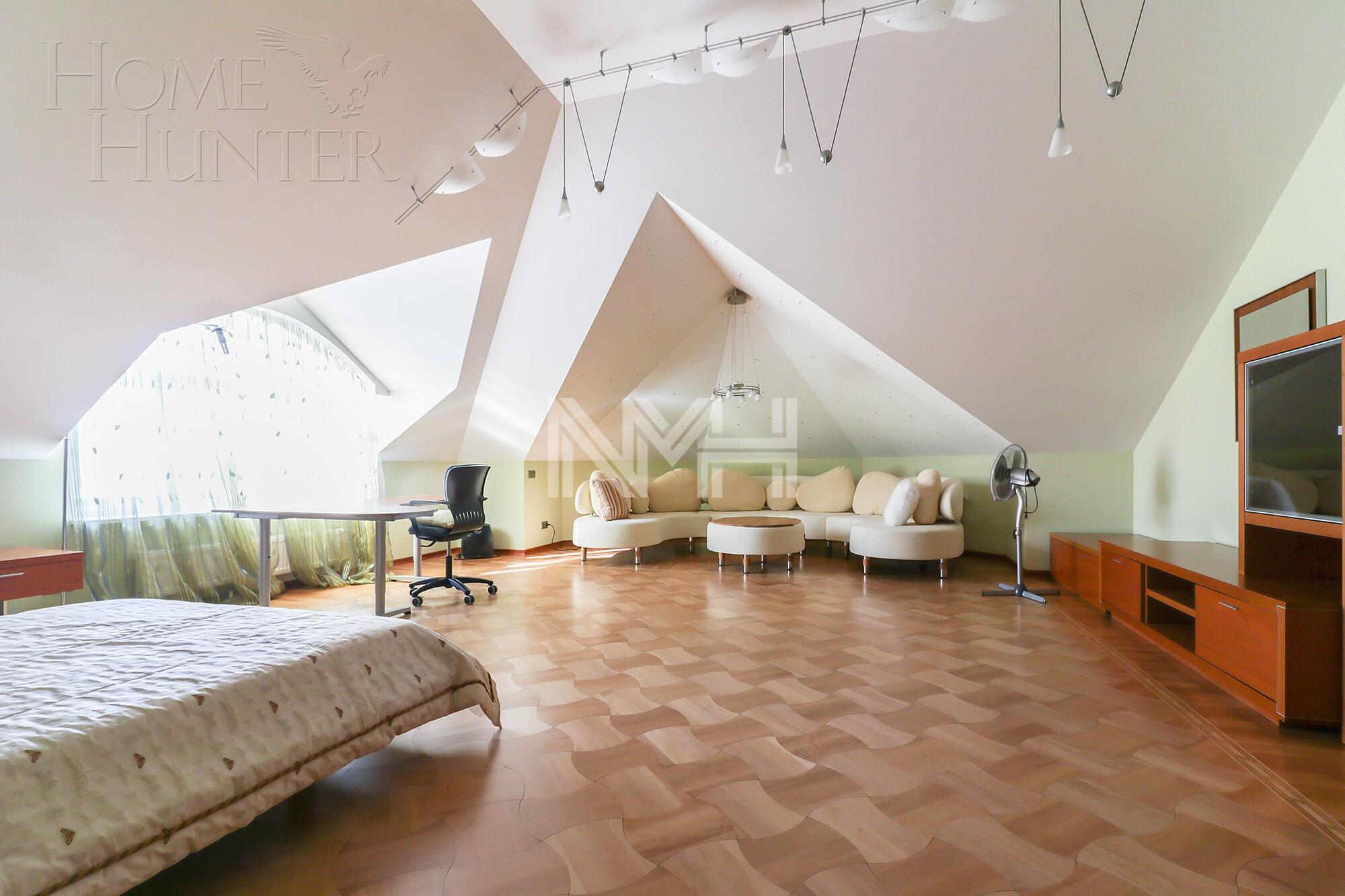 3-этажный коттедж 1 238 м² с отделкой